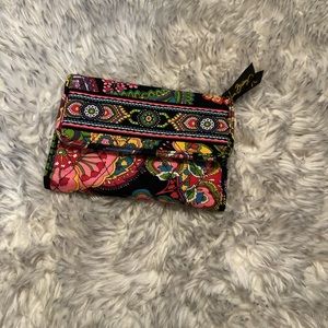 💜VERA BRADLEY CUTE FLORAL WALLET!💜